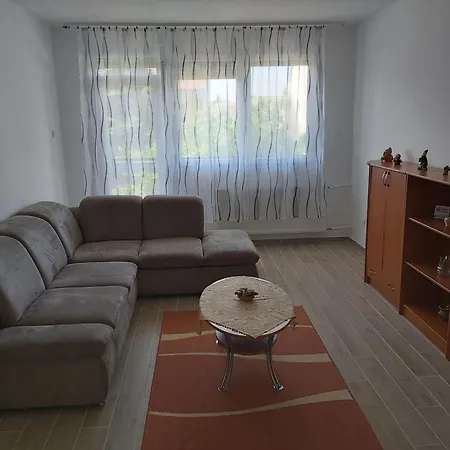 アパート Ancsi-lak タポルツァ